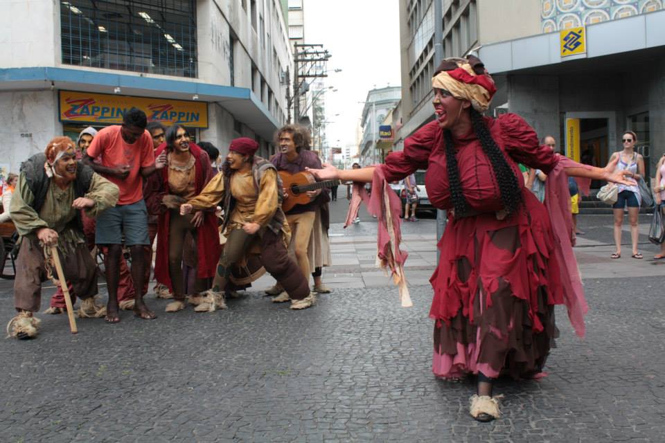 Do grotesco, do horrendo, da blasfêmia
