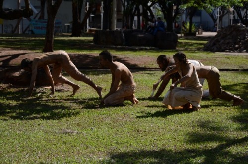 Carcaças faz intervenção na Praça do Ciclo Básico