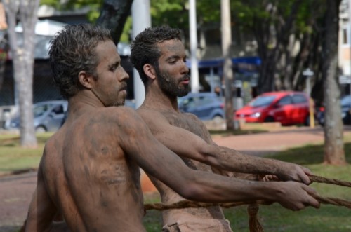 Carcaças faz intervenção na Praça do Ciclo Básico