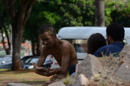 Carcaças faz intervenção na Praça do Ciclo Básico