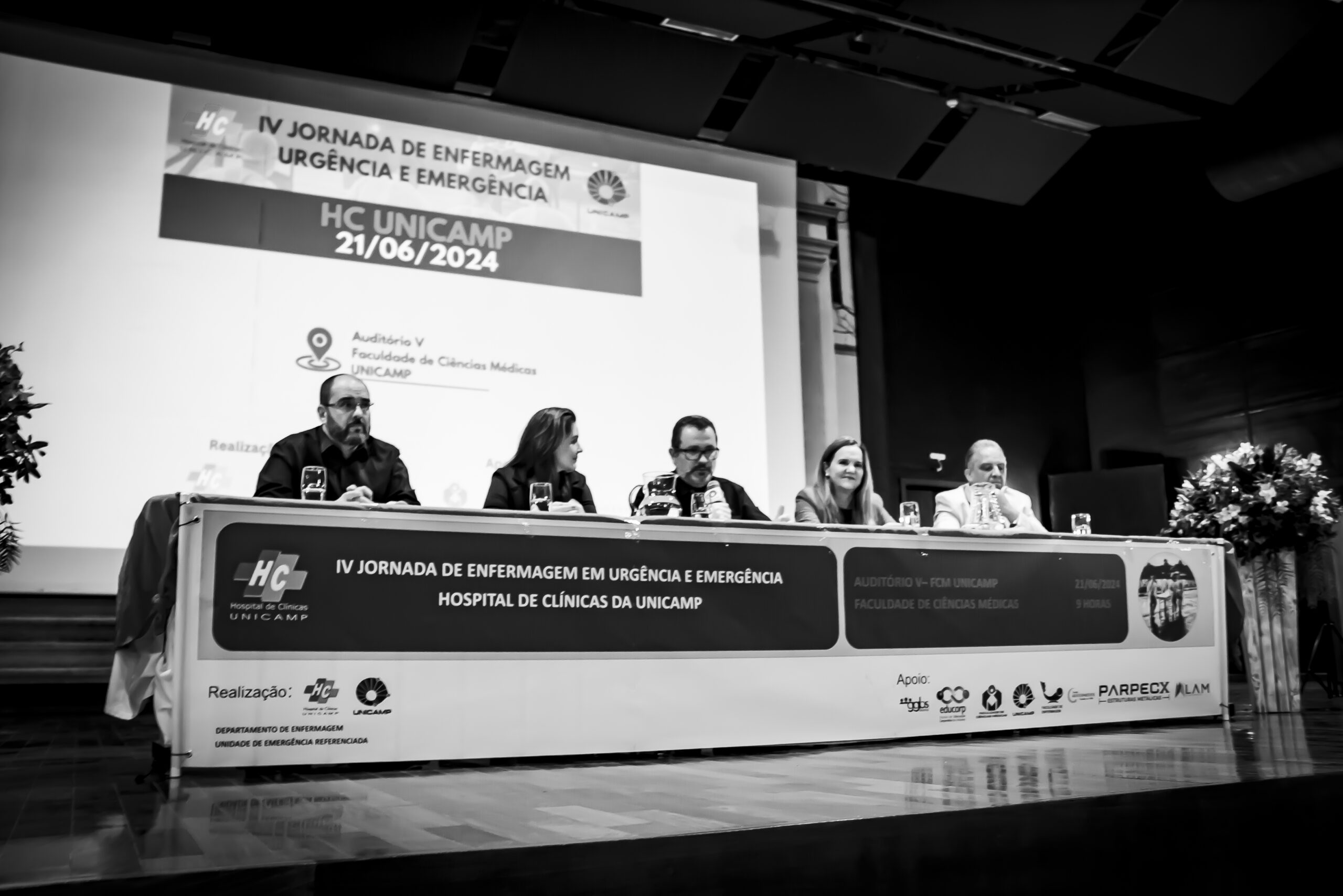 Mesa de abertura do evento foi composta por Luiz Carlos Fernandes (GGBS), Ana Paula Bordin (UER), Paulo Rogério Júlio (DENF), Mirela Povinelli (UER) e Edison Lins (Educorp)